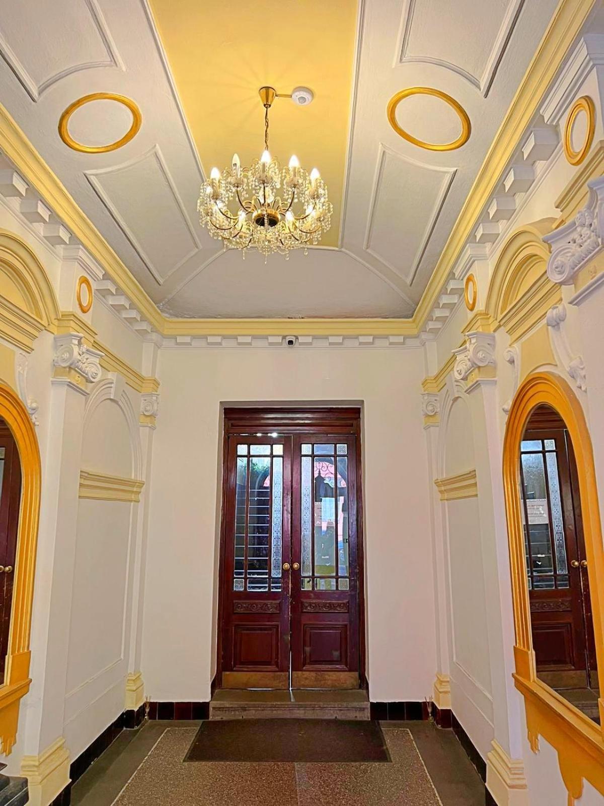 Mezonetovy Apartman V Centru Прага Экстерьер фото