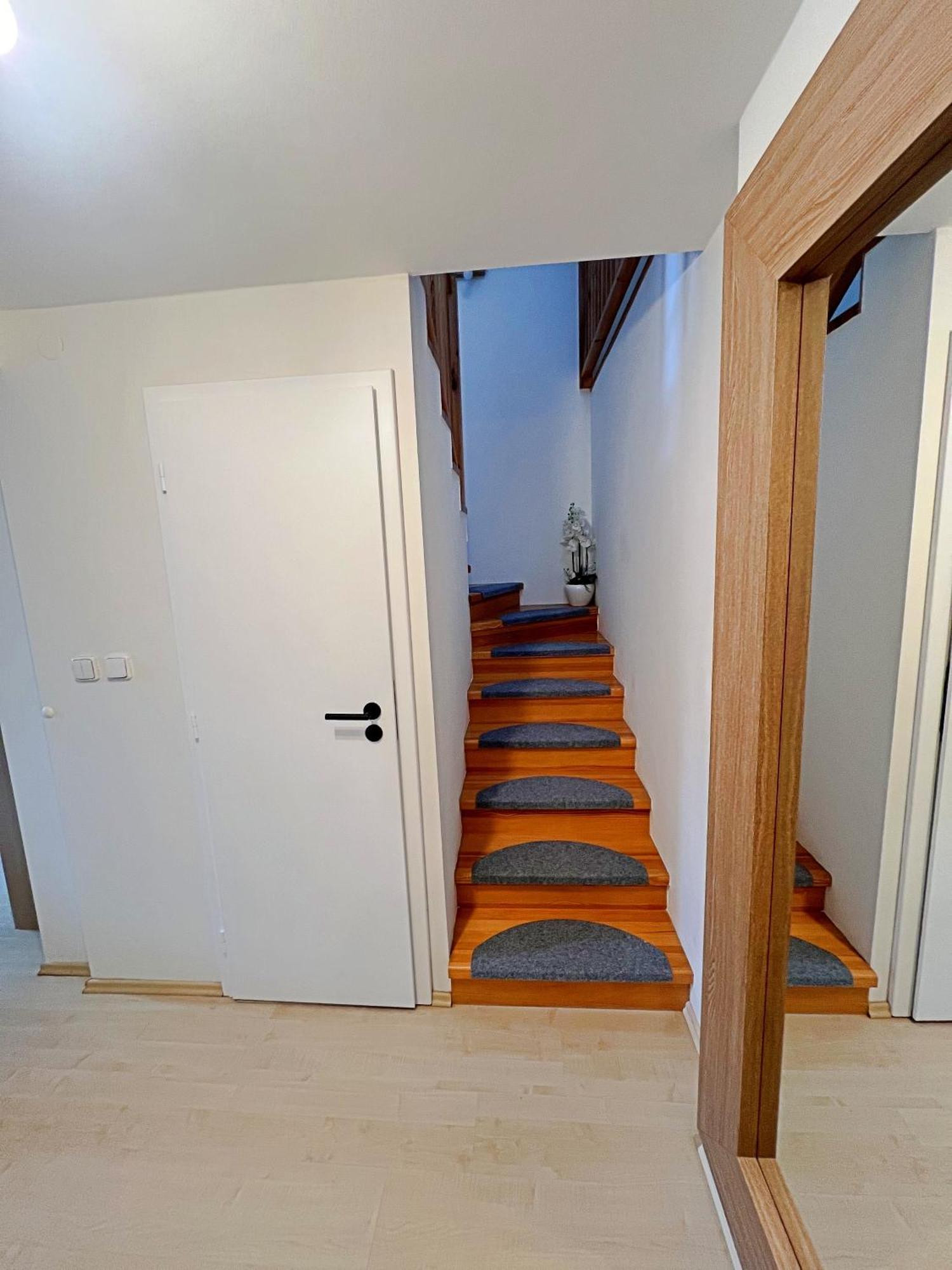 Mezonetovy Apartman V Centru Прага Экстерьер фото